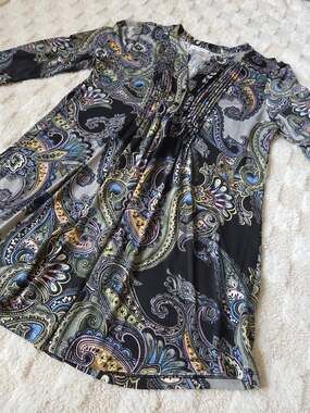 Serengeti Tuck-Front Paisley Tunic Top Medium M Boho Silky Stretch Knit